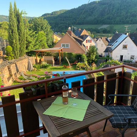 Weingut Stiftshof Hotell Enkirch Exteriör bild