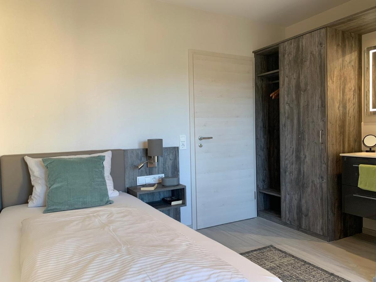 Weingut Stiftshof Hotell Enkirch Exteriör bild